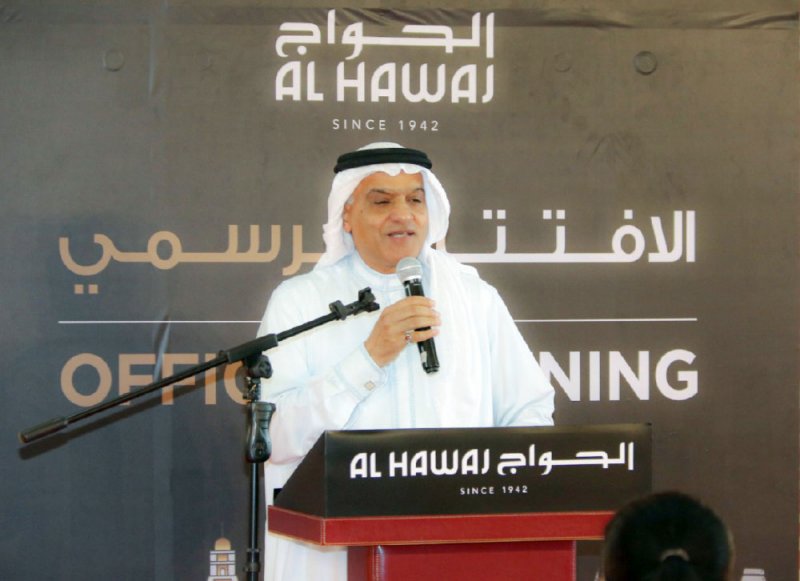 “الحواج” بمجمع وادي السيل يحتضن مجموعة واسعة من العطور العالمية
