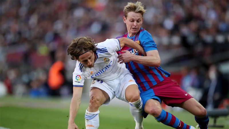 يونايتد يتقدم في مفاوضاته مع برشلونة بشأن دي يونغ