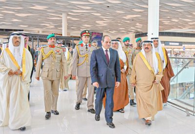 جلالة الملك المعظم وفخامة الرئيس المصري يتفضلان بافتتاح مبنى المسافرين بمطار البحرين الدولي الجديد بحضور سمو ولي العهد رئيس مجلس الوزراء