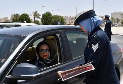 الدفاع المدني: في حال تعرض مركبتك لحريق اتبع الخطوات التالية