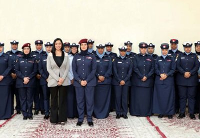 مركز تدريب الشرطة النسائية يعقد ورشة عمل "مفاتيح السعادة"