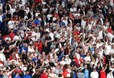 المدانين بهذه النوعية من الجرائم محرومين من دخول الملاعب.. تعرف عليها