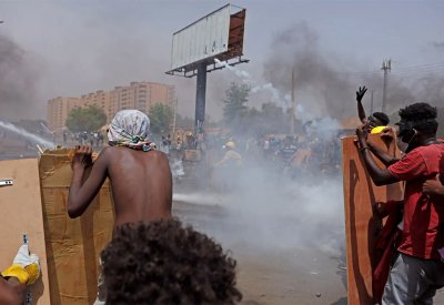 اتهامات دولية باستخدام العنف ضد المتظاهرين بالسودان