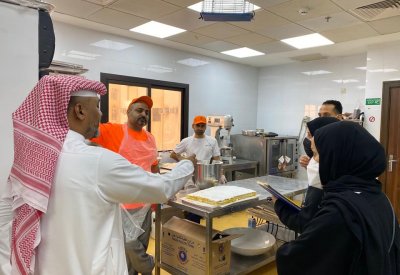 بالصور: بعثة الحج تتحقق من سلامة مباني الحجاج البحرينيين