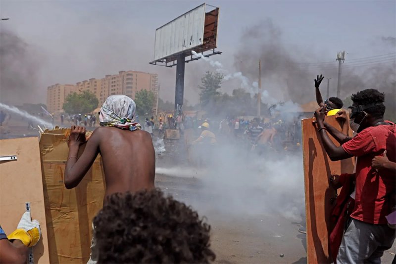 اتهامات دولية باستخدام العنف ضد المتظاهرين بالسودان