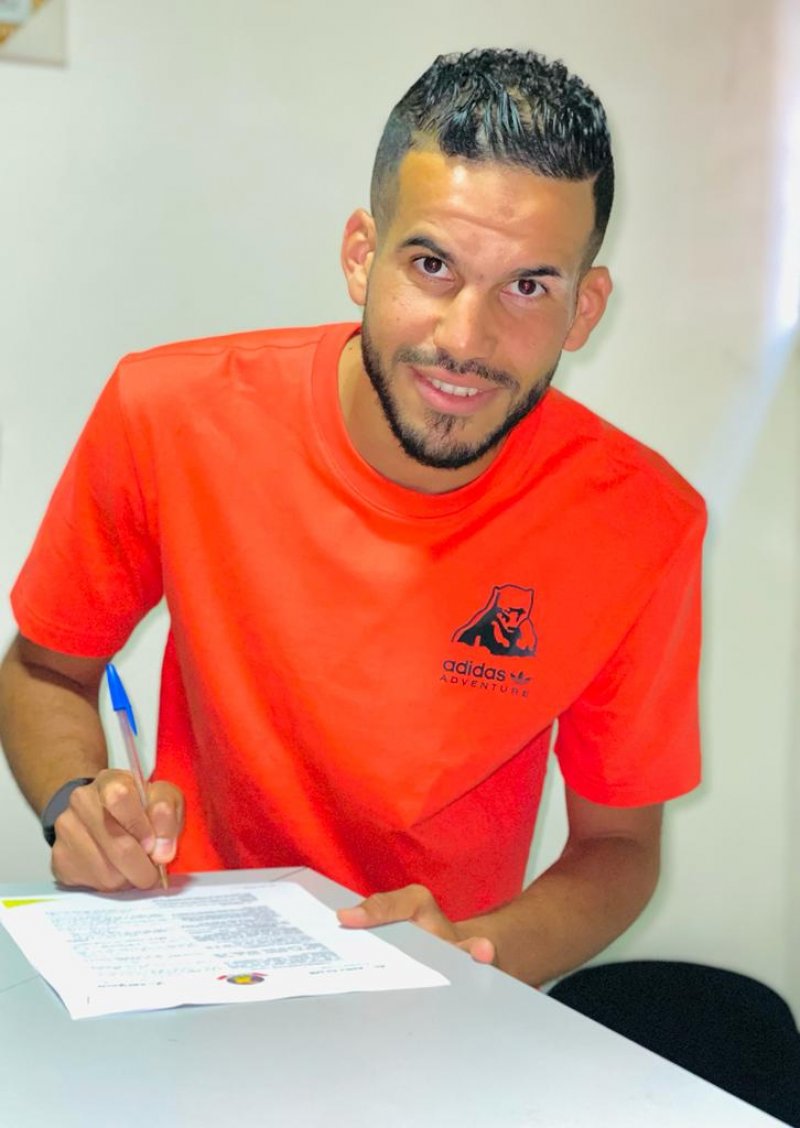الأهلي يتعاقد مع لاعب مغربي