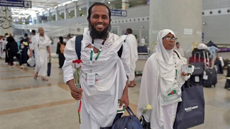 المسلمون يتدفقون على مكة في أول حج بعد الجائحة