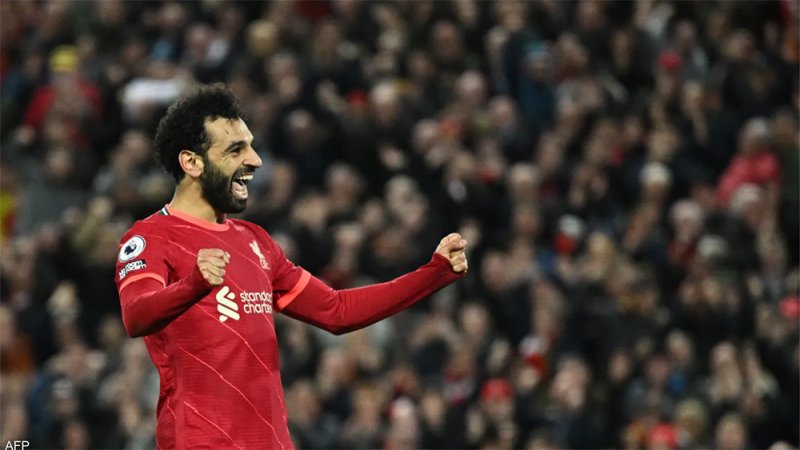 ليفربول يربط محمد صلاح بـ"عقد طويل"