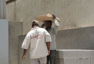 بالصور: مخالفات بالعمل وقت الظهيرة في جدعلي بعدسة "البلاد"