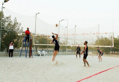 عالي بطلا لشاطئية الطائرة