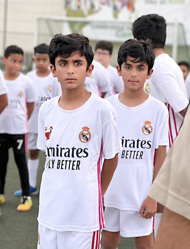 نجلا ناصر بن حمد يباشران التدريبات في أكاديمية ريال مدريد