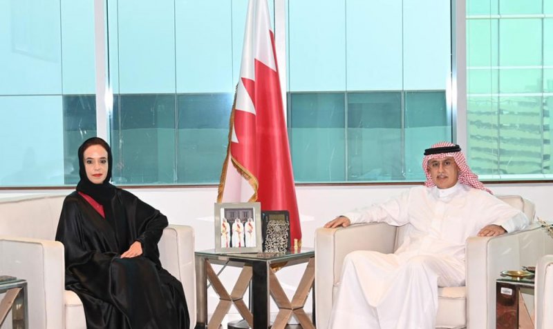 وزير الصناعة والتجارة يشيد بمبادرة المرأة في التكنولوجيا المالية