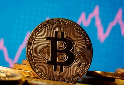 بيتكوين تهوي بنحو 60 % منذ بداية العام