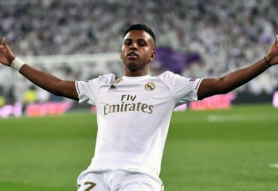 ريال مدريد يتفق على تمديد عقد نجم الريمونتادا