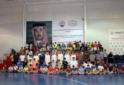 نائب محافظ العاصمة يفتتح النشاط الصيفي لنادي سترة
