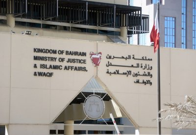 582 محاميًا "تحت التمرين"
