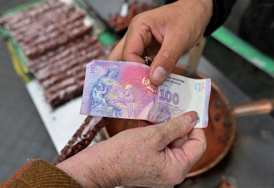 "اللعب بالنار".. تحذير من شبح "أزمة جديدة" يطل على العالم