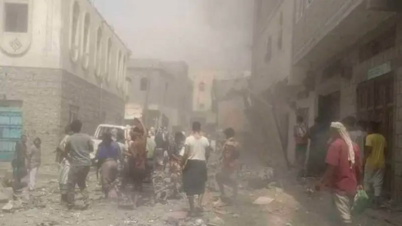 اليمن.. قتلى ومصابون في انفجار متجر أسلحة