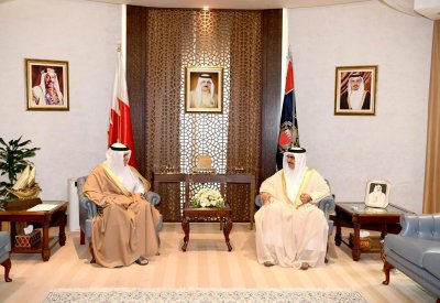 معالي وزير الداخلية يشيد بما حققه الرميحي خلال فترة توليه لوزارة شؤون الإعلام