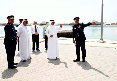معالي وزير الداخلية يتفقد مشروع قاعدة الصيانة البحرية التابعة لقيادة خفر السواحل