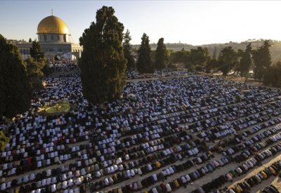150 ألف مصل يؤدون صلاة عيد الأضحى في رحاب المسجد الأقصى