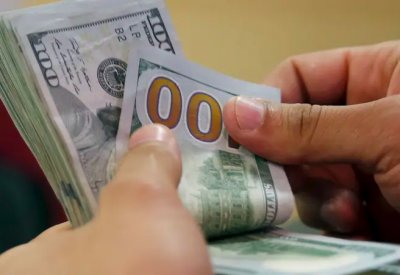 الدولار يستقر في تعاملات متقلبة.، وهذا السبب