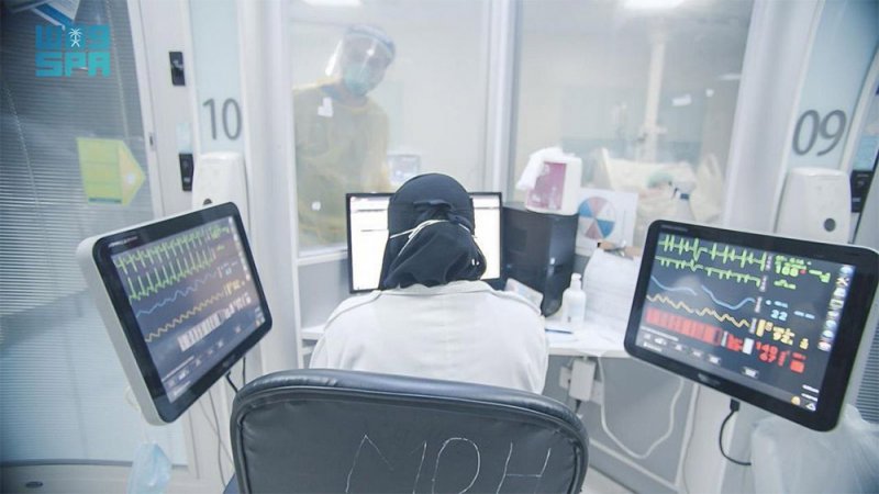 بالصورة: إثر أزمة قلبية.. زراعة منظم ضربات القلب لحاج ألماني مجانا