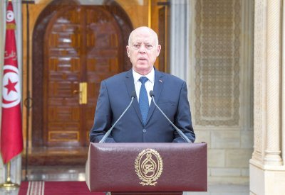 الرئيس التونسي: أخطاء في مشروع الدستور