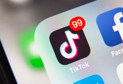 عاصفة تهدد "ميتا" وأخواتها.. أبل وتيك توك تسرقان 33% من كل دولار