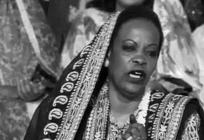 الفنانة الشعبية هبة عبدالله (سلطانة) في ذمة الله