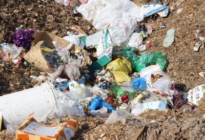 بالصور: مخالفات بلدية فادحة بالشمالية