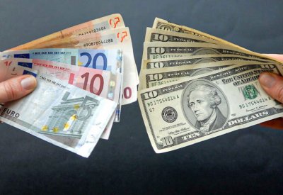 وضع مقلق لتعادل اليورو والدولار.. وهذه عواقبه على الأوروبيين