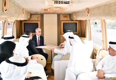 "الأشغال" تطلع وفد صندوق أبوظبي للتنمية علىمشروع توسعة شارع الشيخ زايد