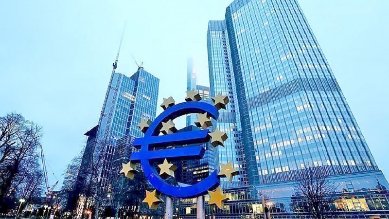 المفوضية الأوروبية تخفض تقديراتها للنمو بمنطقة اليورو