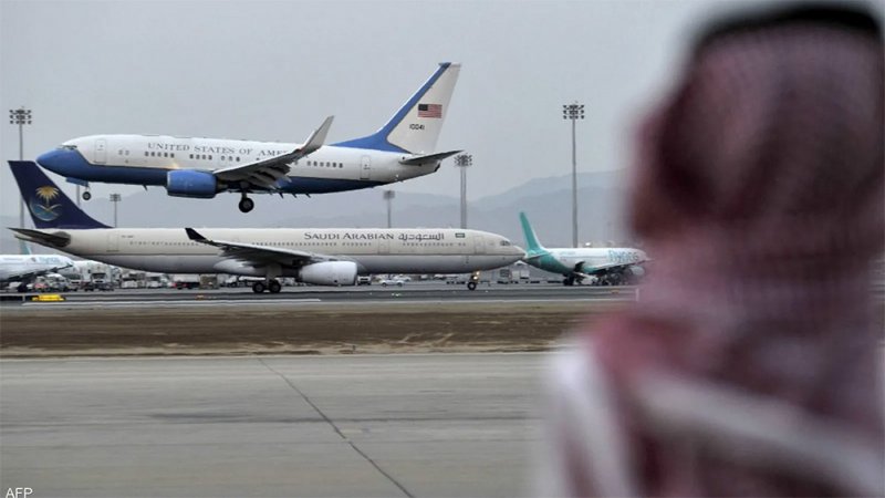 السعودية تفتح مجالها الجوي أمام جميع الناقلات