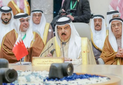 الملك المعظم متفضلًا بإلقاء كلمة جلالته: التدخل المباشر في الشؤون الداخلية للدول من أخطر التحديات القائمة