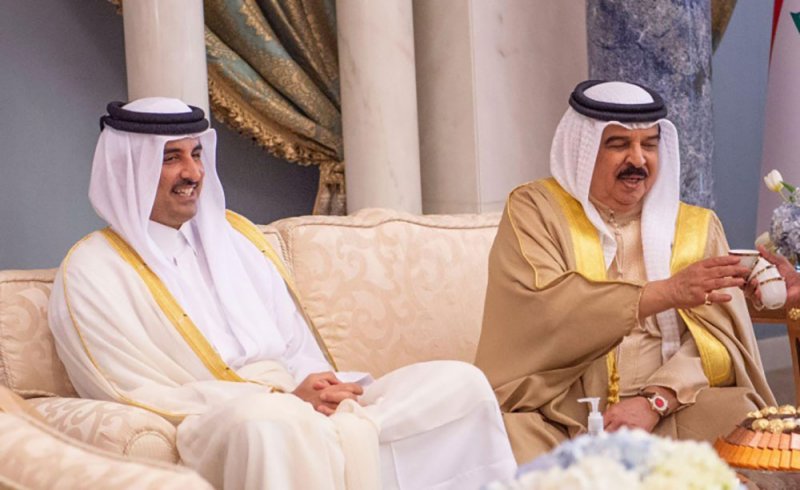 جلالة الملك المعظم يلتقي أمير دولة قطر على هامش مؤتمر قمة جدة للأمن والتنمية