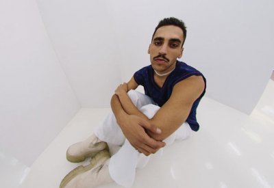 إدريسي يحكي قصة حياته في ألبوم غنائي يضم 14 أغنية
