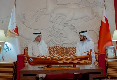 خالد بن حمد يشيد بنجاح المعرض الدولي الأول للرماية