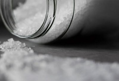 دراسة: تقليل ملح الطعام ضار للمصابين بهذا المرض