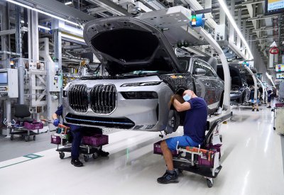 بدء إنتاج  BMW الفئة السابعة الجديدة في دينجولفينج