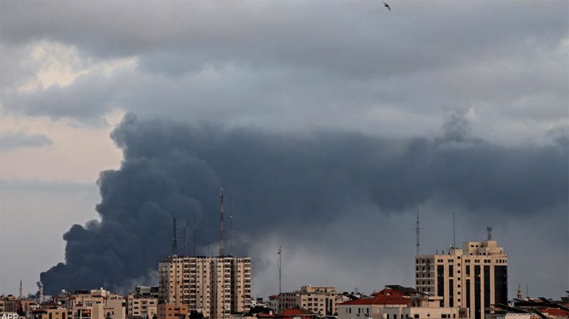 الجيش الإسرائيلي يعلن قصف "موقع لحماس" بقطاع غزة