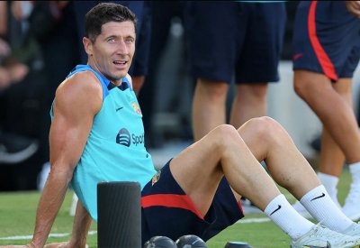 مدرب بايرن يتحدث عن "جنون برشلونة": من أين يأتون بالمال؟