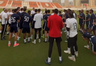 بالصورة: عجمان الإماراتي يرحب بعلي مدن في التدريب الأول