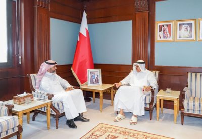 وزير الخارجية يستقبل الزميل ابراهيم النهام ويشيد بمقالاته