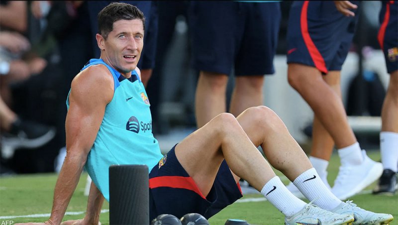 مدرب بايرن يتحدث عن "جنون برشلونة": من أين يأتون بالمال؟