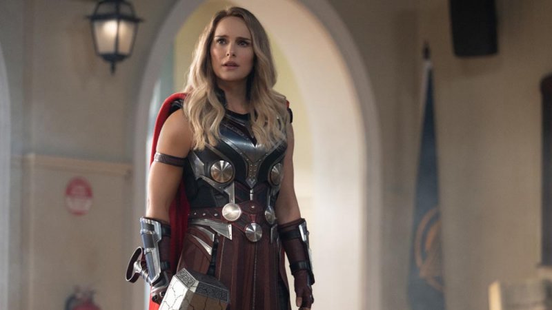 “Thor: Love and Thunder” في صدارة بورصة الافلام