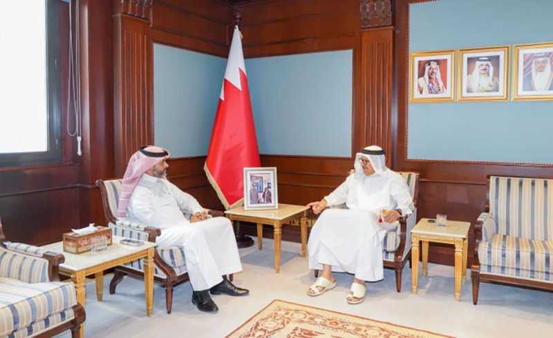 وزير الخارجية يستقبل الزميل ابراهيم النهام ويشيد بمقالاته
