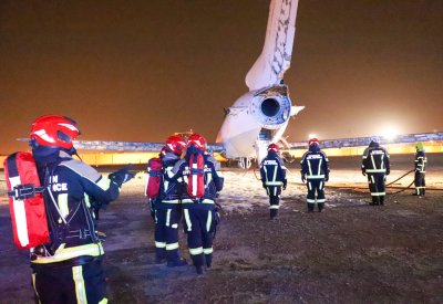بالصور: شرطة المطار بالتعاون مع الدفاع المدني تنفذان تمريناً لتقييم حالة التأهب والاستعداد لحالات الطوارئ والحوادث
