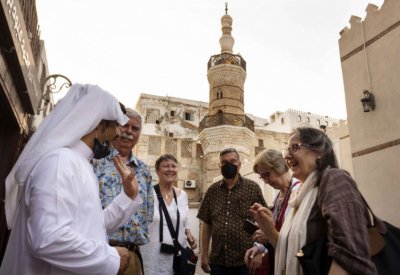 سيّاح يتغزّلون في السعودية وأهلها بعد زيارتهم
